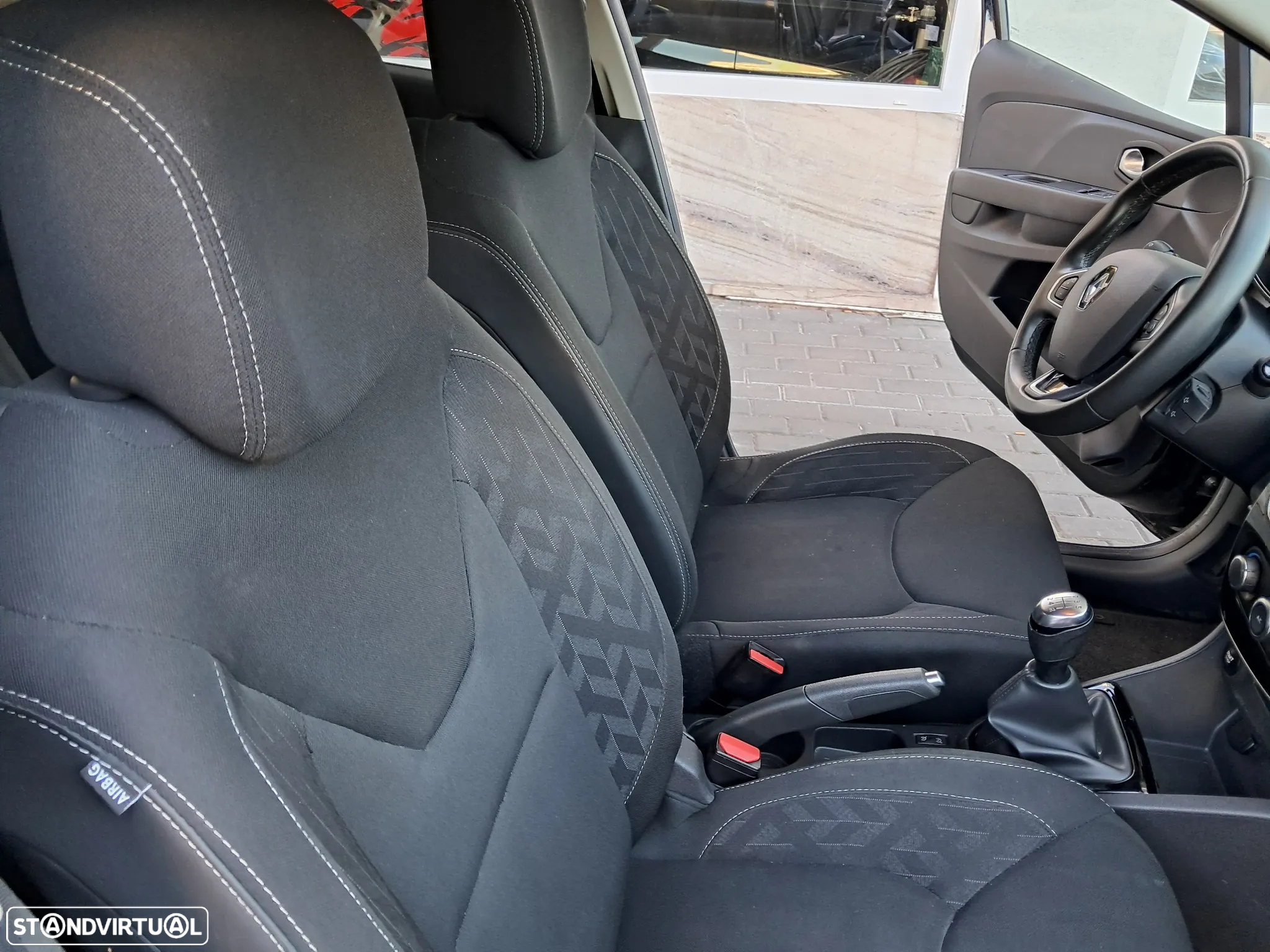 Renault Clio Sport Tourer 0.9 TCe Limited - 16
