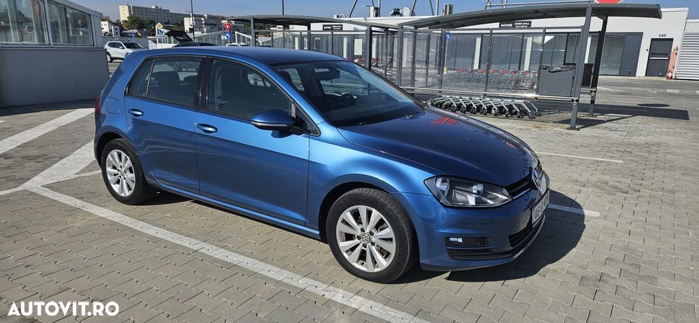 Volkswagen Golf - 1