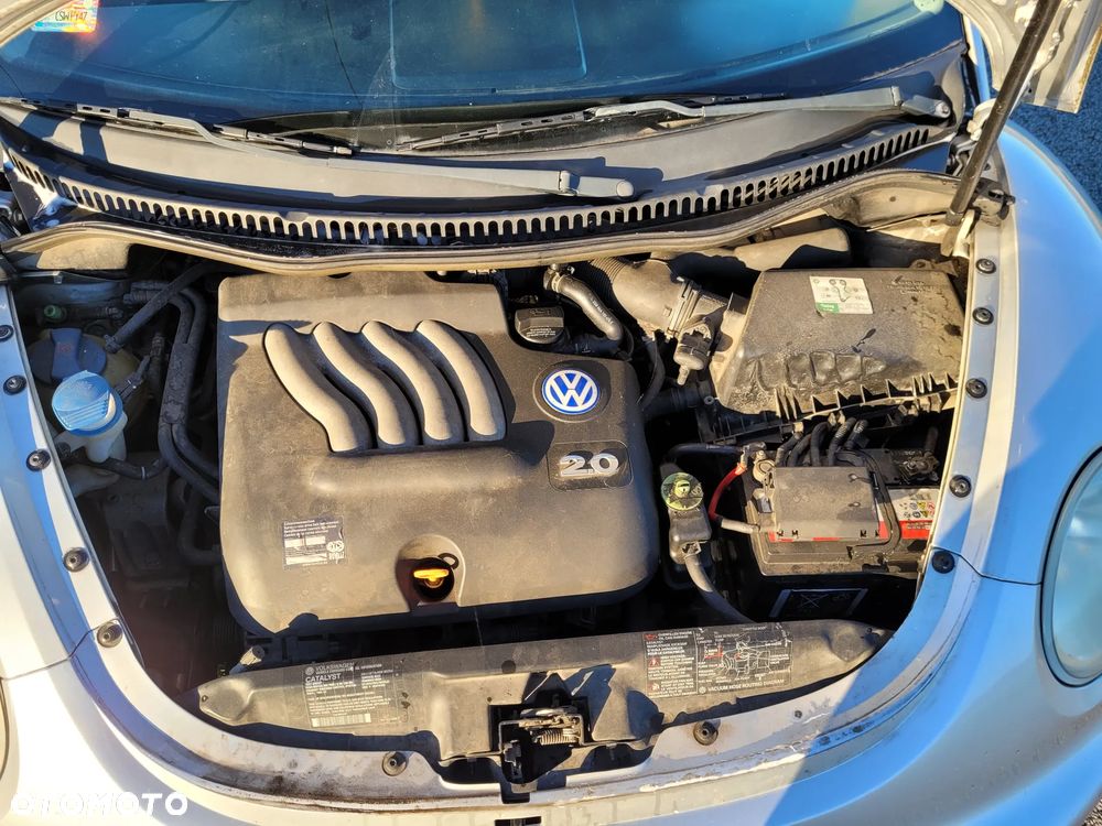 Volkswagen New Beetle 2.0 - 12