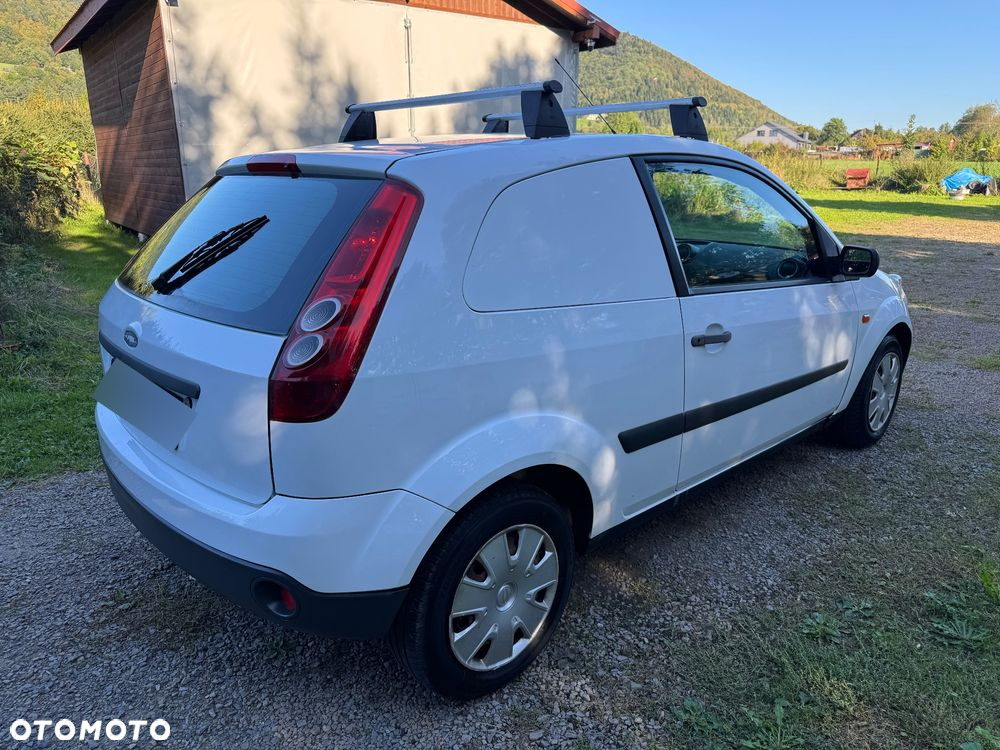 Ford Fiesta 1.4 TDCi Ambiente - 6