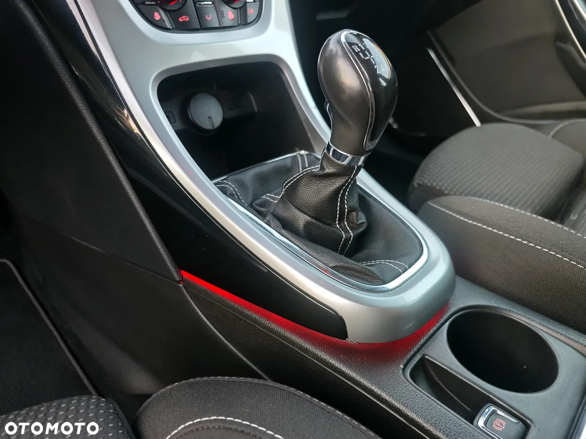 Opel Astra IV 1.4 T Cosmo - 28