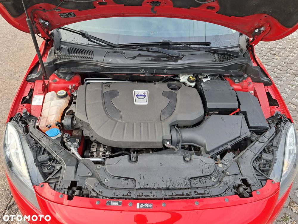Volvo V40 D3 Momentum - 19