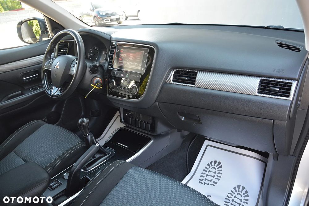 Mitsubishi Outlander - 15