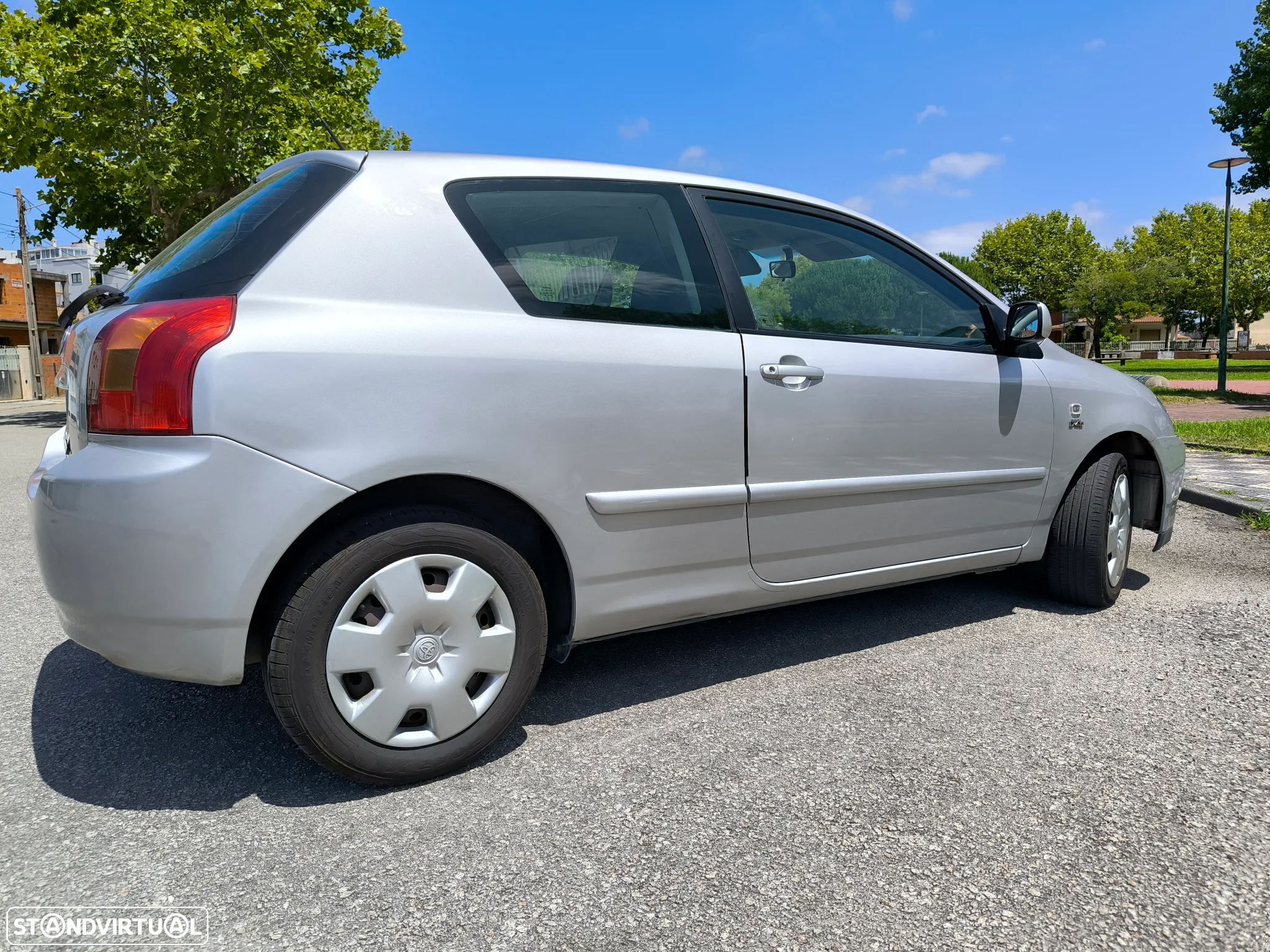 Toyota Corolla 2.0 D-4D Sol - 4