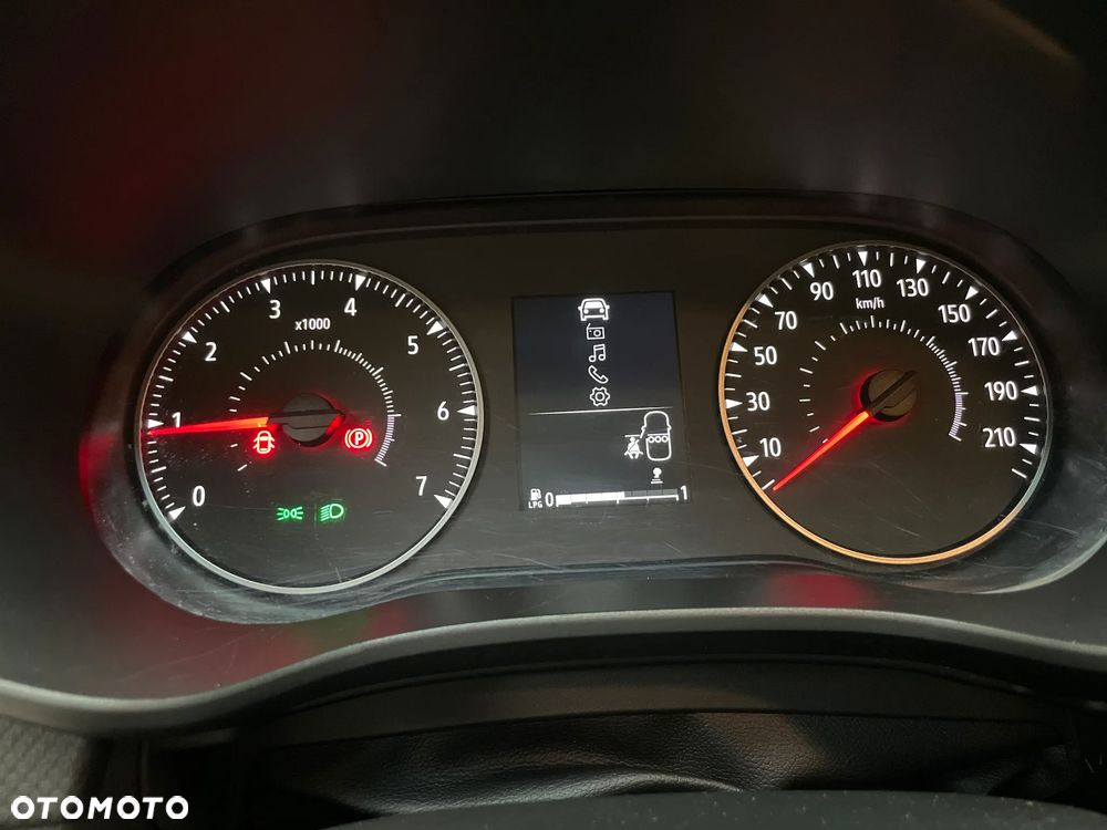 Dacia Jogger 1.0 TCe Essential 7os - 27