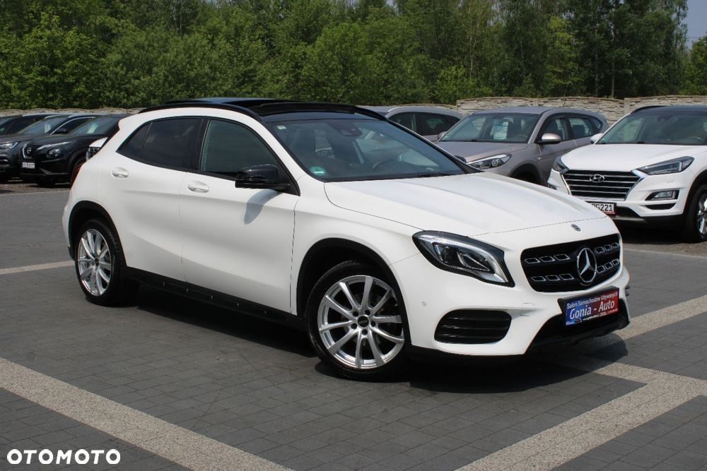 Mercedes-Benz GLA - 8