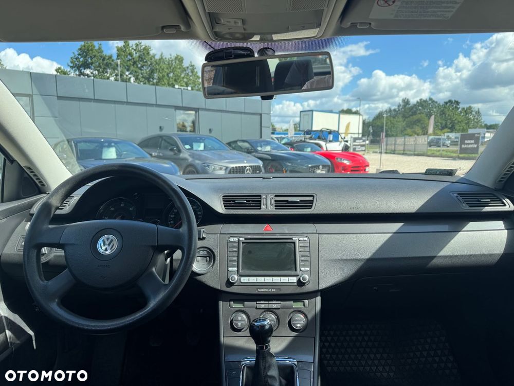 Volkswagen Passat - 15