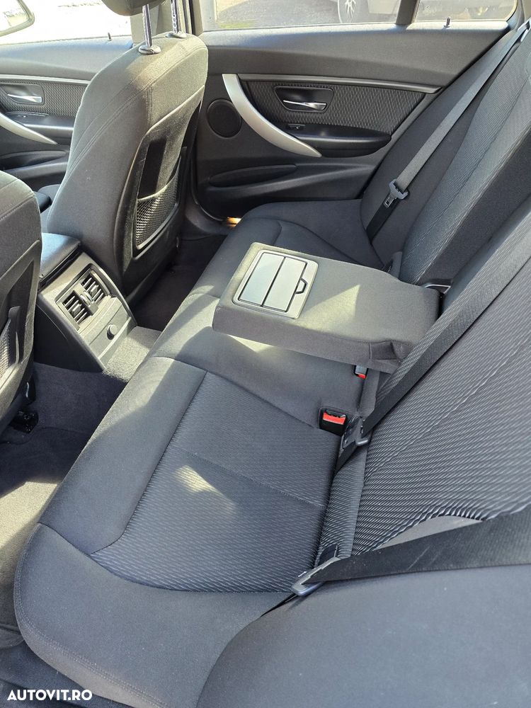 BMW Seria 3 318d Aut. Modern Line - 6