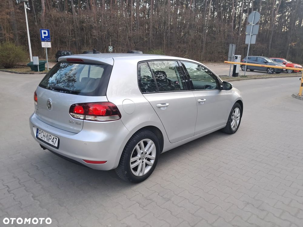 Volkswagen Golf 2.0 TDI DPF BlueMotion Technology DSG Team - 4