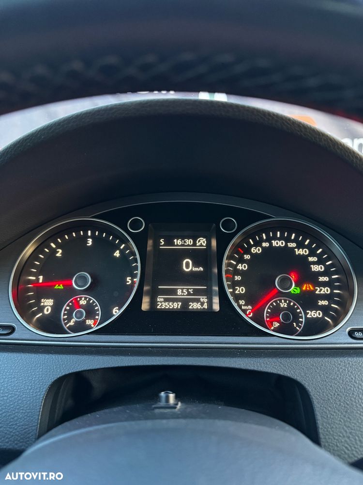 Volkswagen Passat Variant 2.0 TDI 4Motion DSG BlueMotion Tech Comfortline - 14