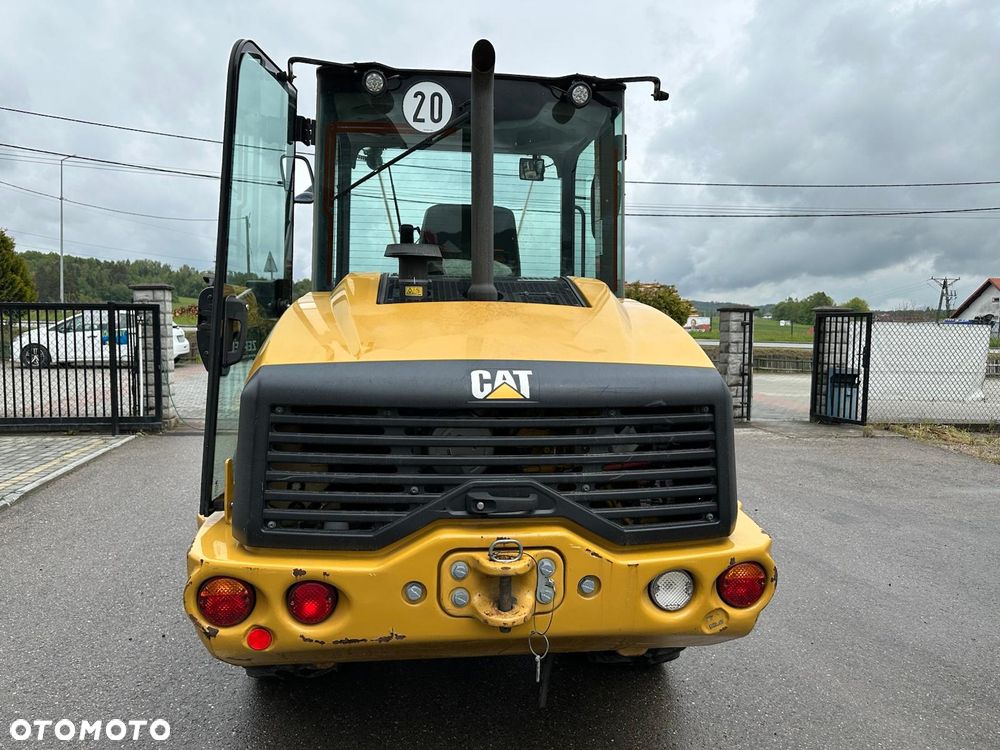 Caterpillar 906M - 4