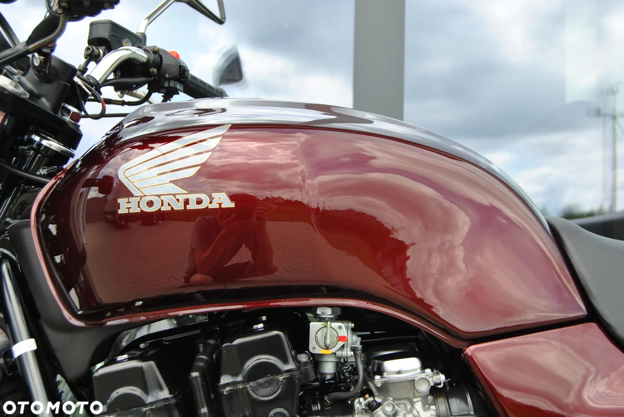 Honda CB - 12