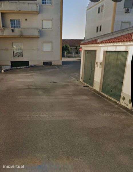 Garagem Fechada (Box) na Urbanização do Brejo - Espaçosa e Acessível - Grande imagem: 3/3