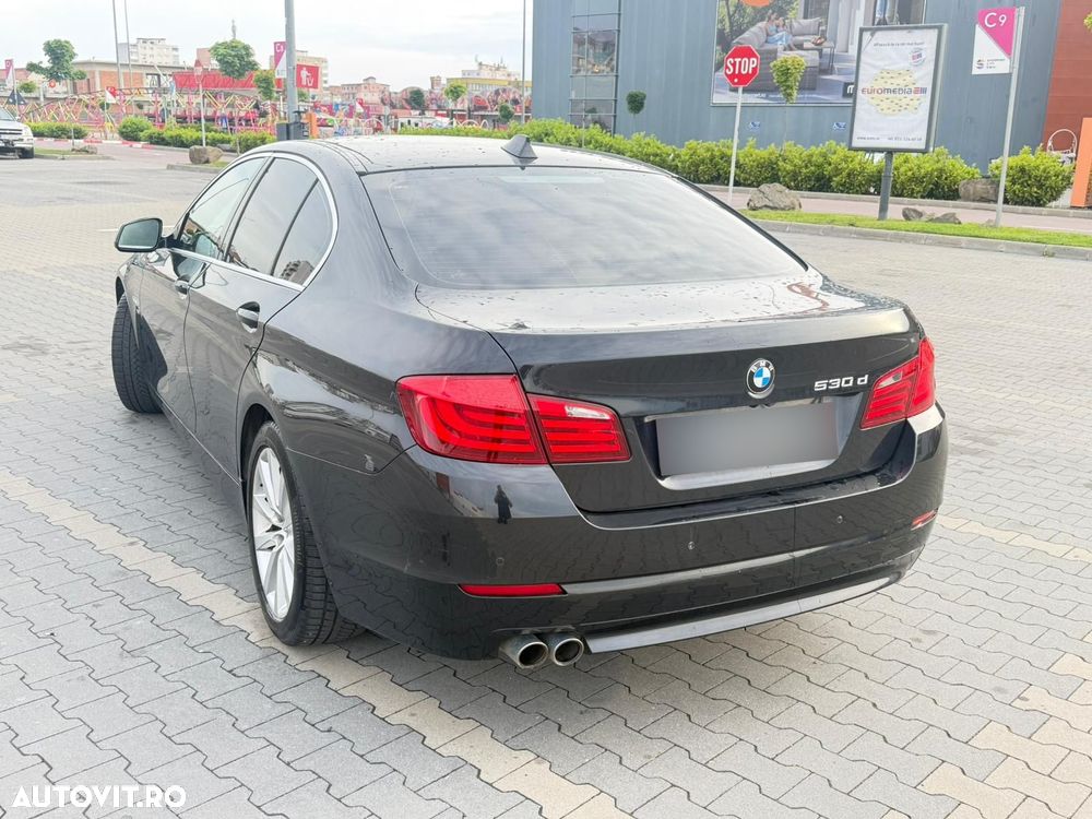 BMW Seria 5 530d xDrive - 12