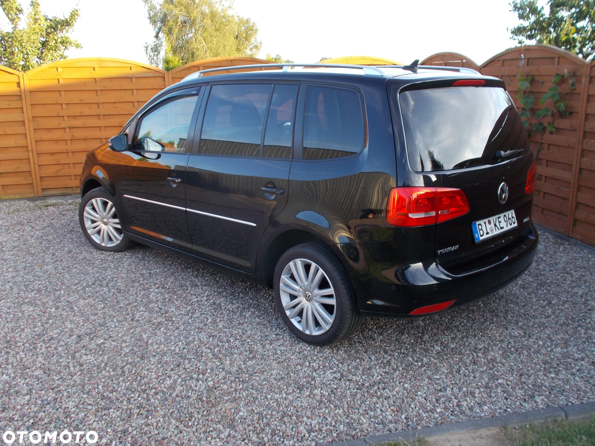 Volkswagen Touran 2.0 TDI Highline - 13