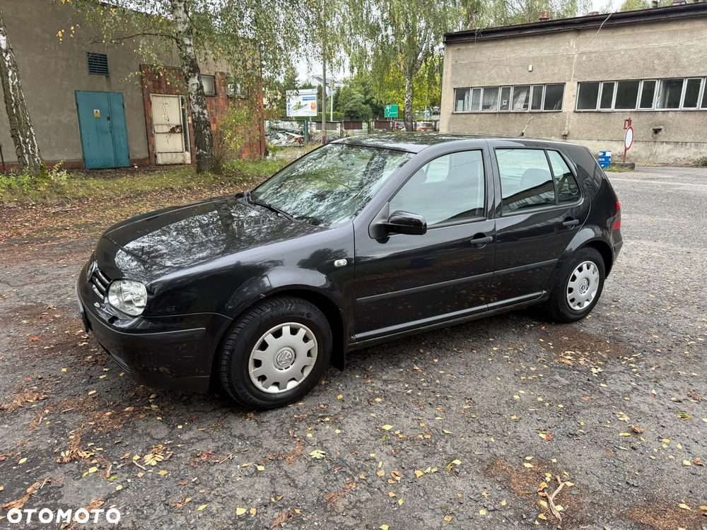 Volkswagen Golf - 2