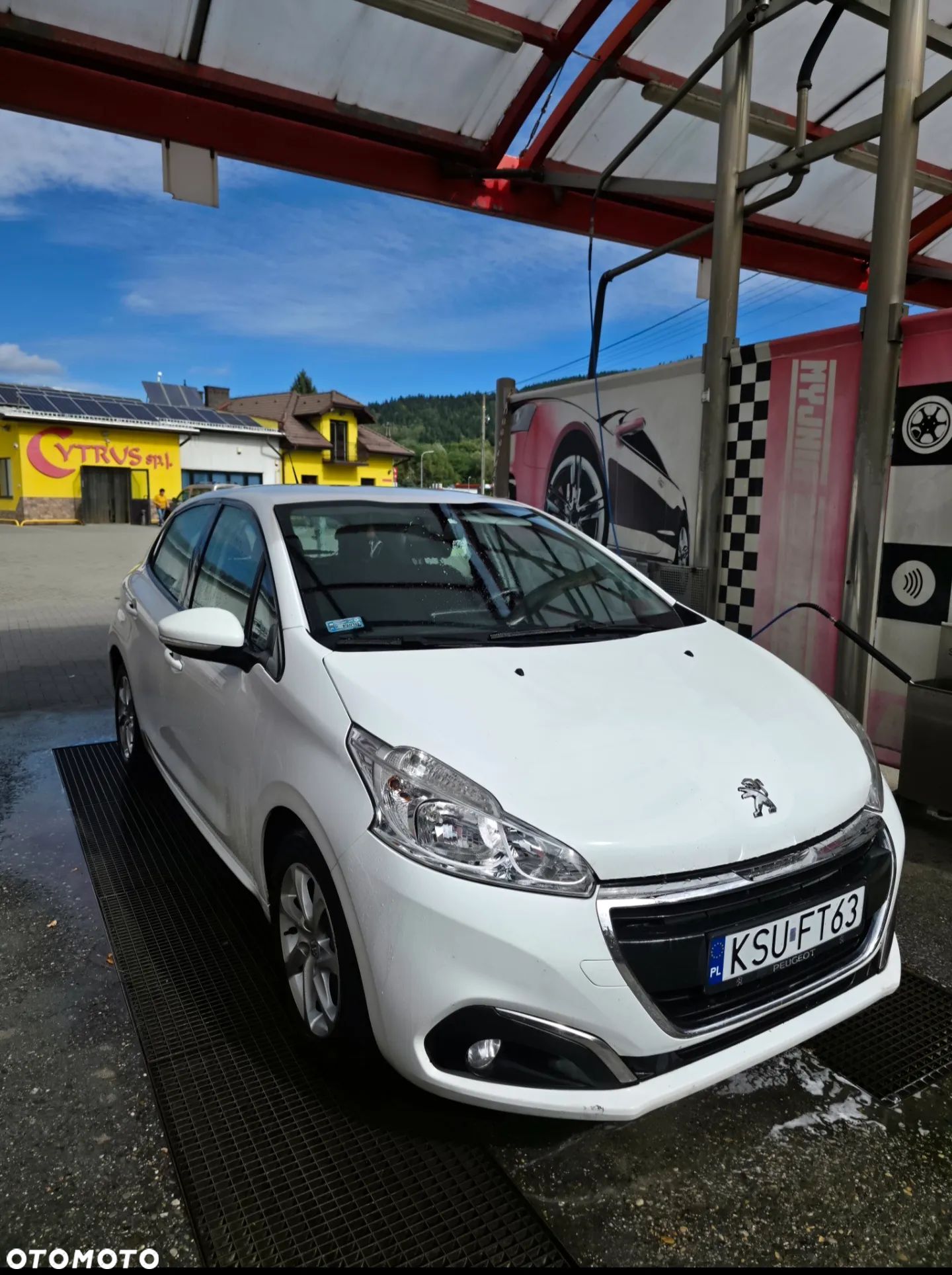 Peugeot 208 1.6 BlueHDi Allure S&S - 1