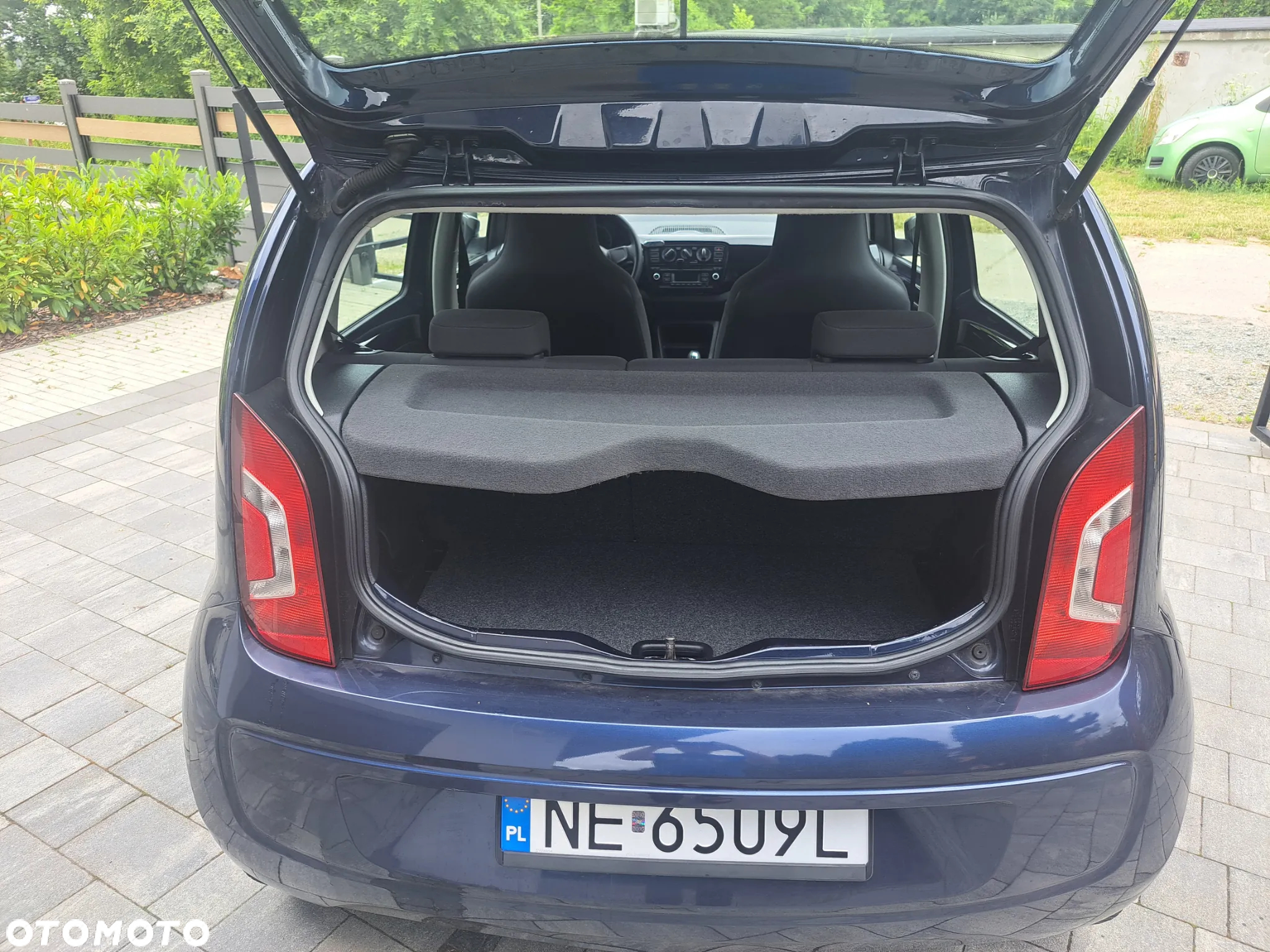 Volkswagen up! (BlueMotion Technology) ASG move - 8