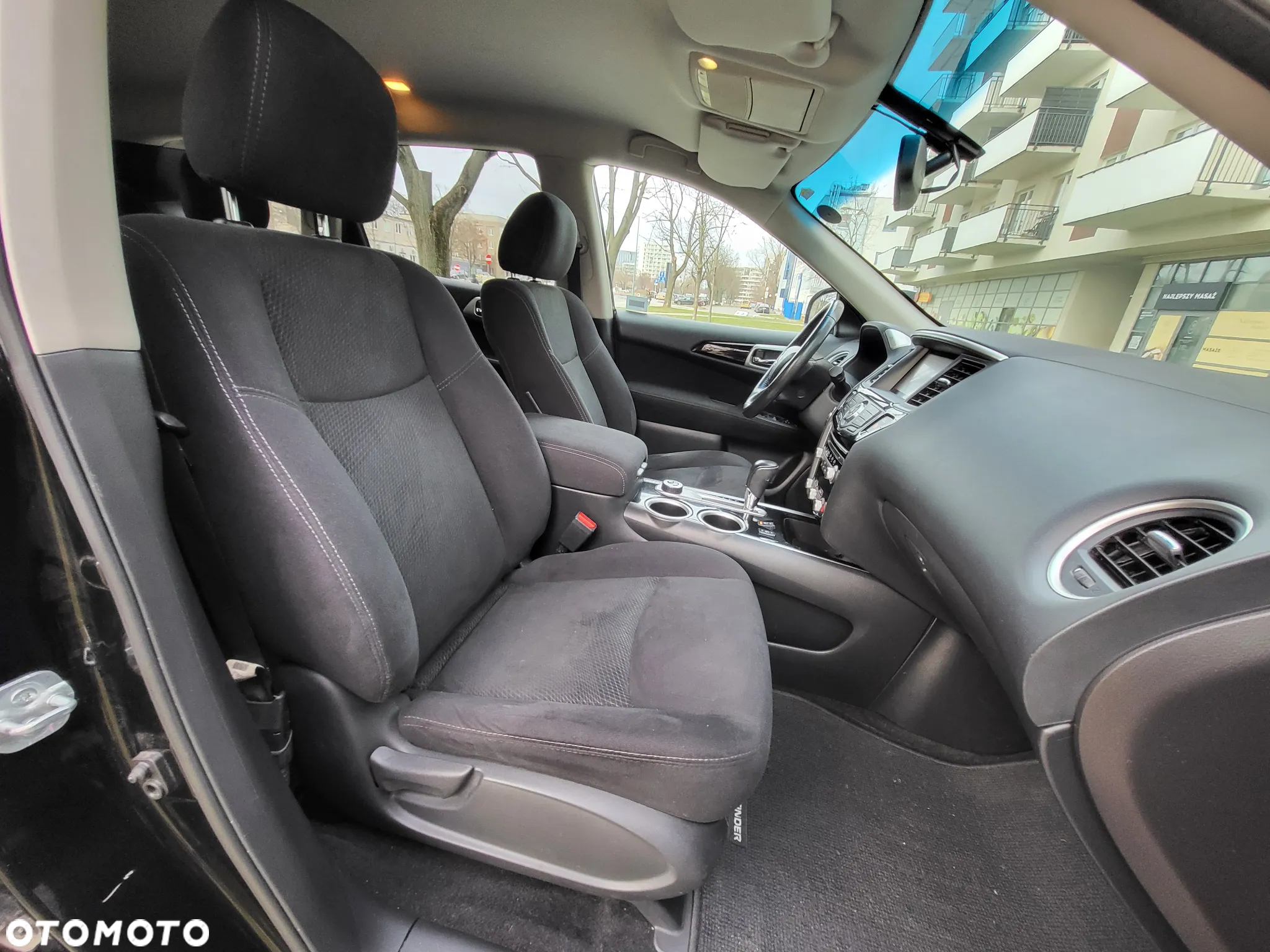 Nissan Pathfinder - 38