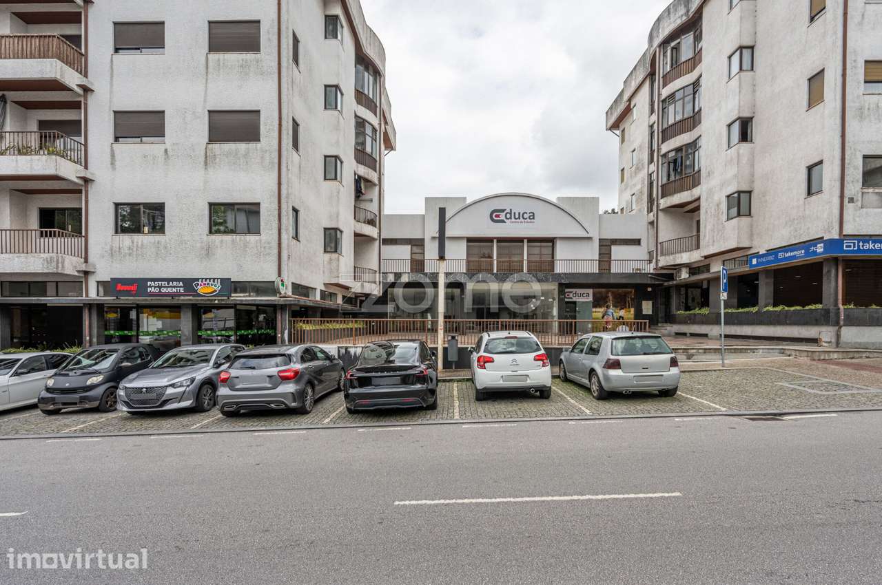 Espaço comercial em Rebordosa