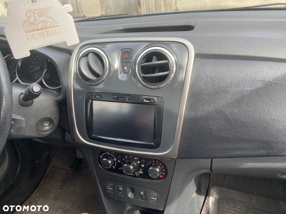 Dacia Sandero 1.5 dCi Celebration - 8