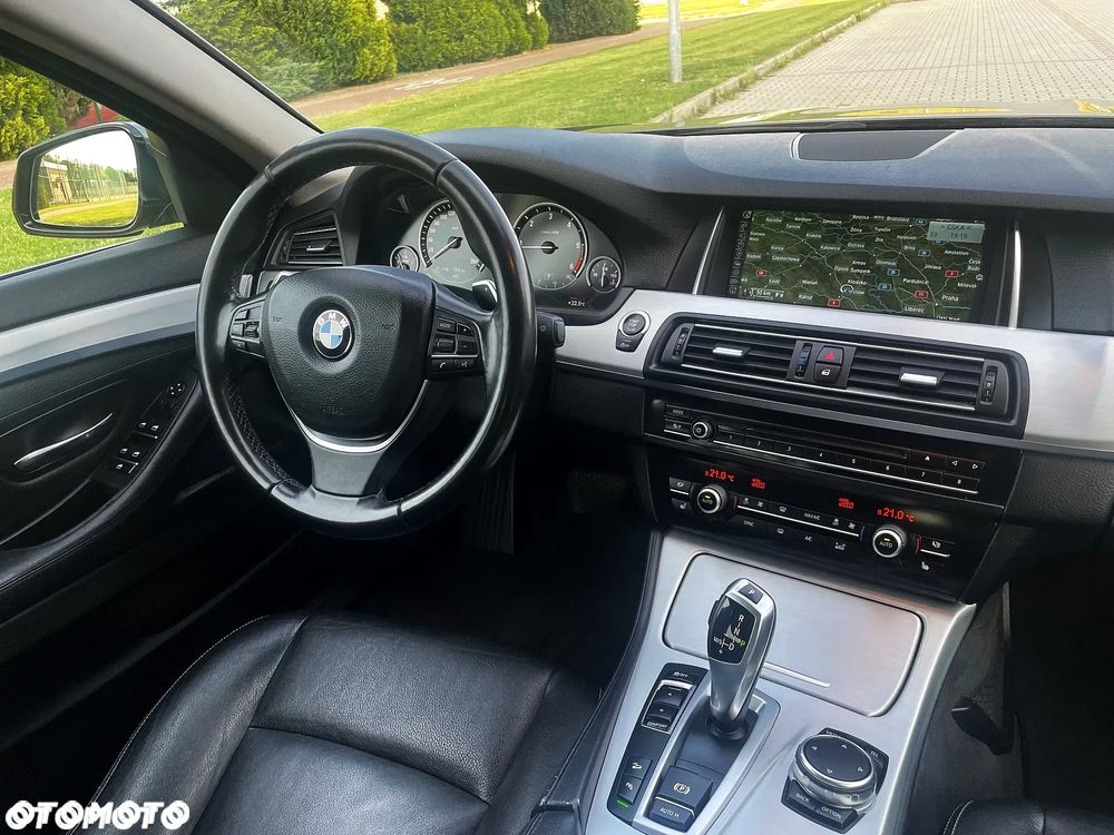 BMW Seria 5 520d xDrive - 11