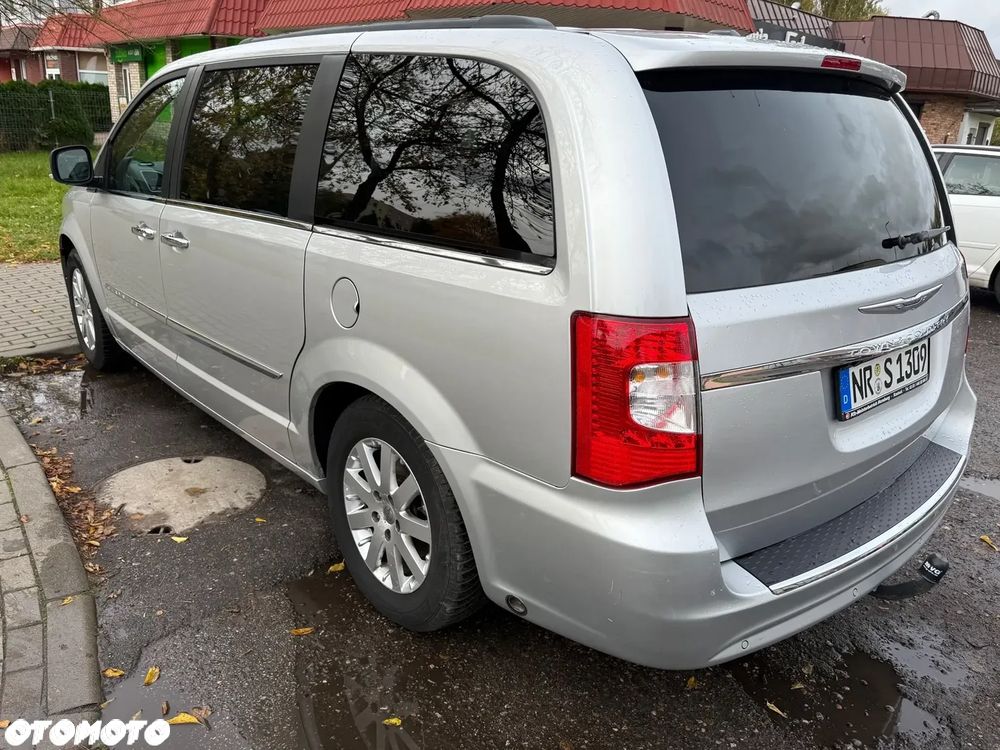 Chrysler Town & Country ver-3-6-touring - 4
