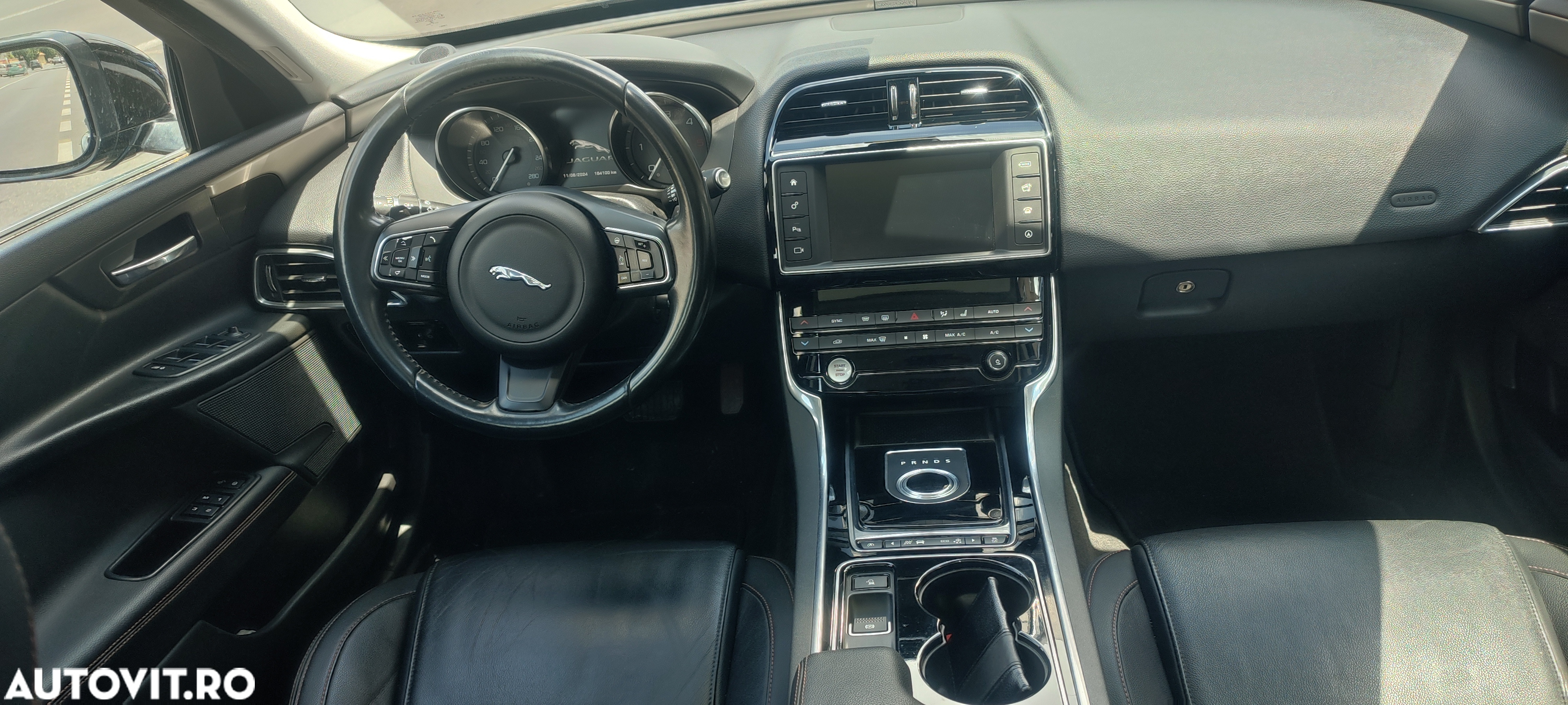 Jaguar XE 2.0 Prestige - 5