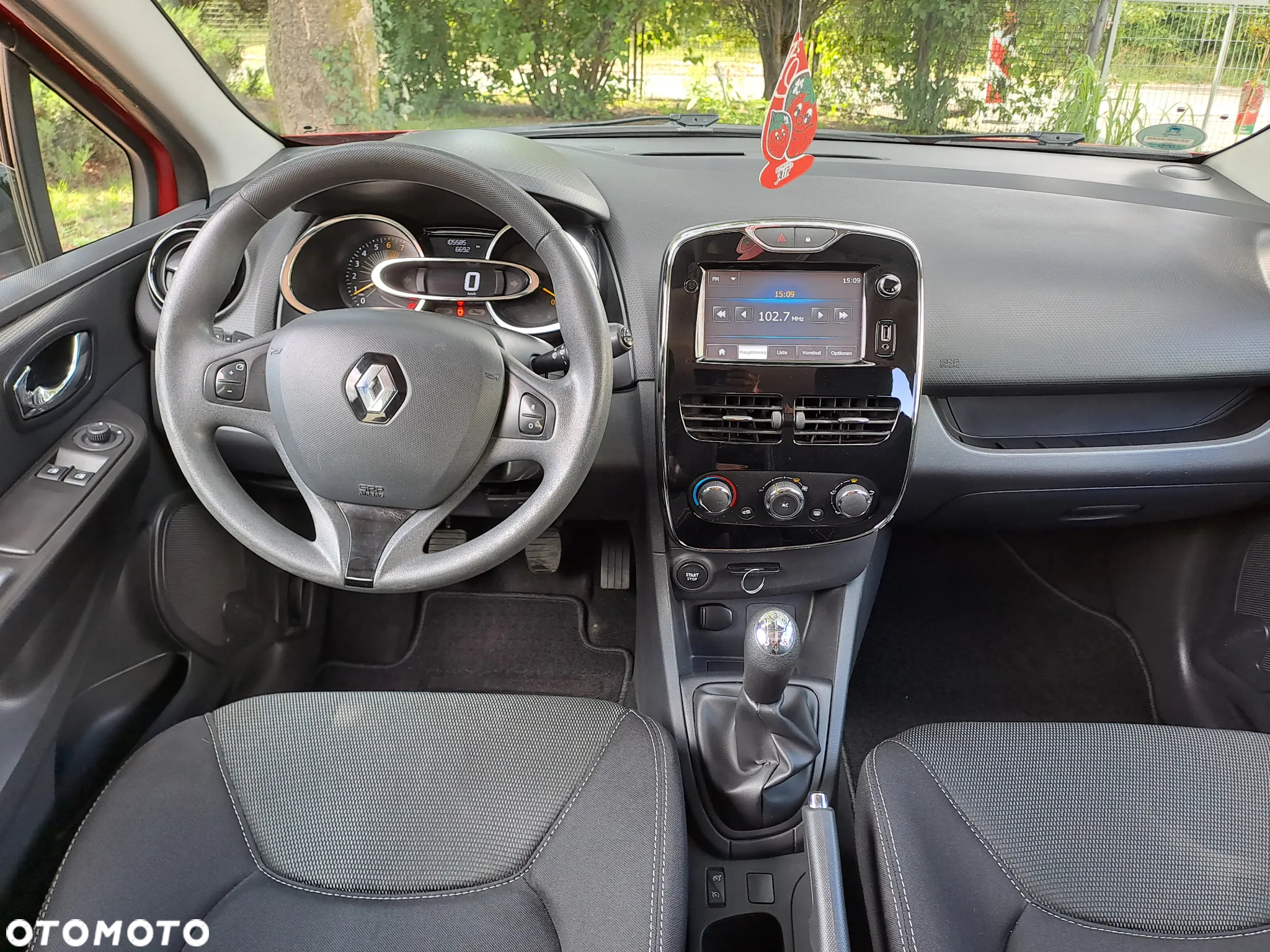 Renault Clio - 9