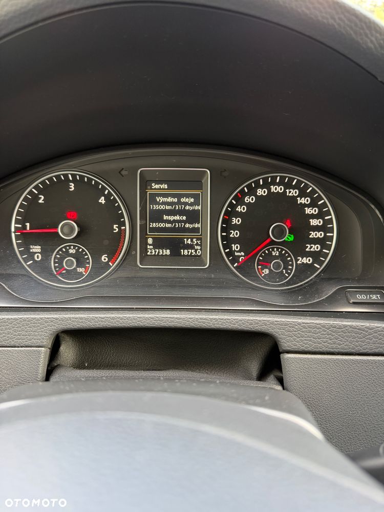 Volkswagen Multivan - 13