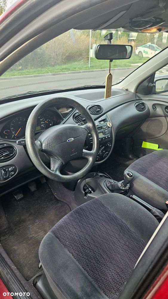 Ford Focus 1.6 Ambiente - 8