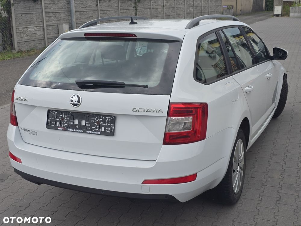 Skoda Octavia 1.6 TDI DPF Ambition - 6