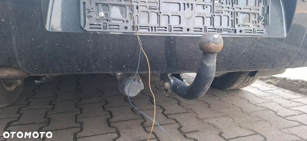 Hak Peugeot 407 sedan - 1