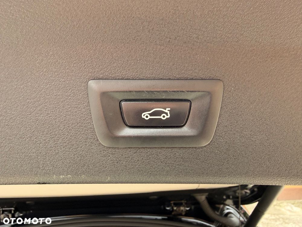 BMW X1 xDrive18d - 29