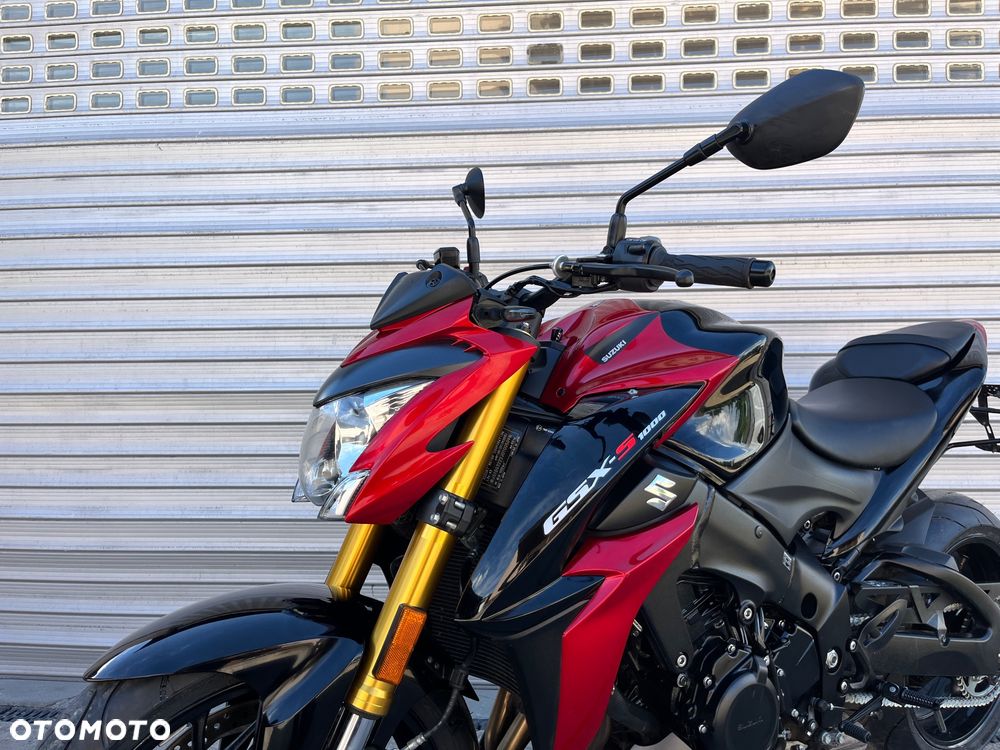Suzuki GSX 1000 - 20