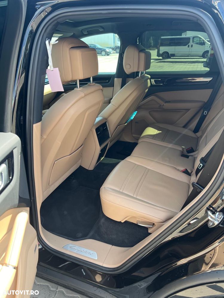Porsche Cayenne - 3