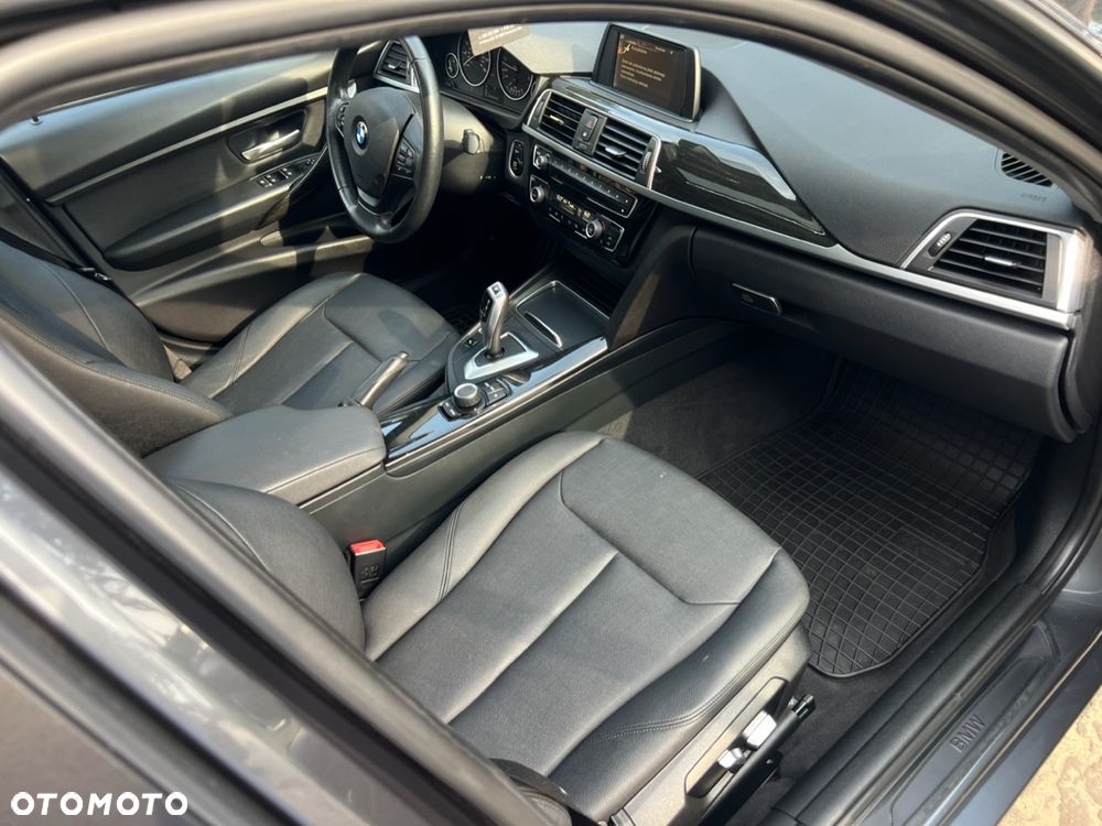 BMW Seria 3 330i xDrive Edition Luxury Line Purity - 14