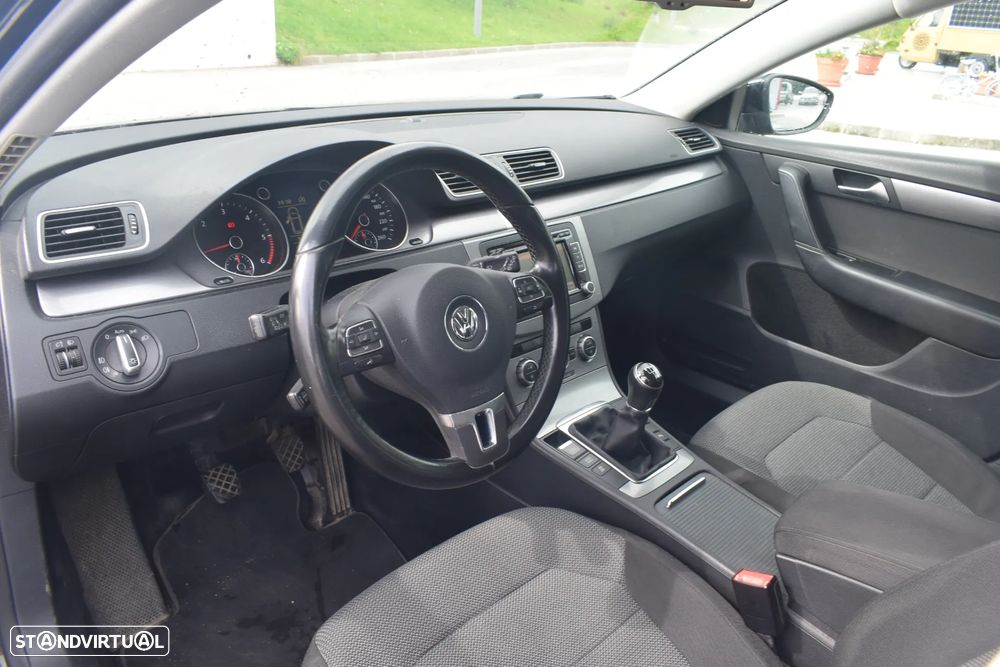 VW Passat Variant 1.6 TDI BlueMotion - 8