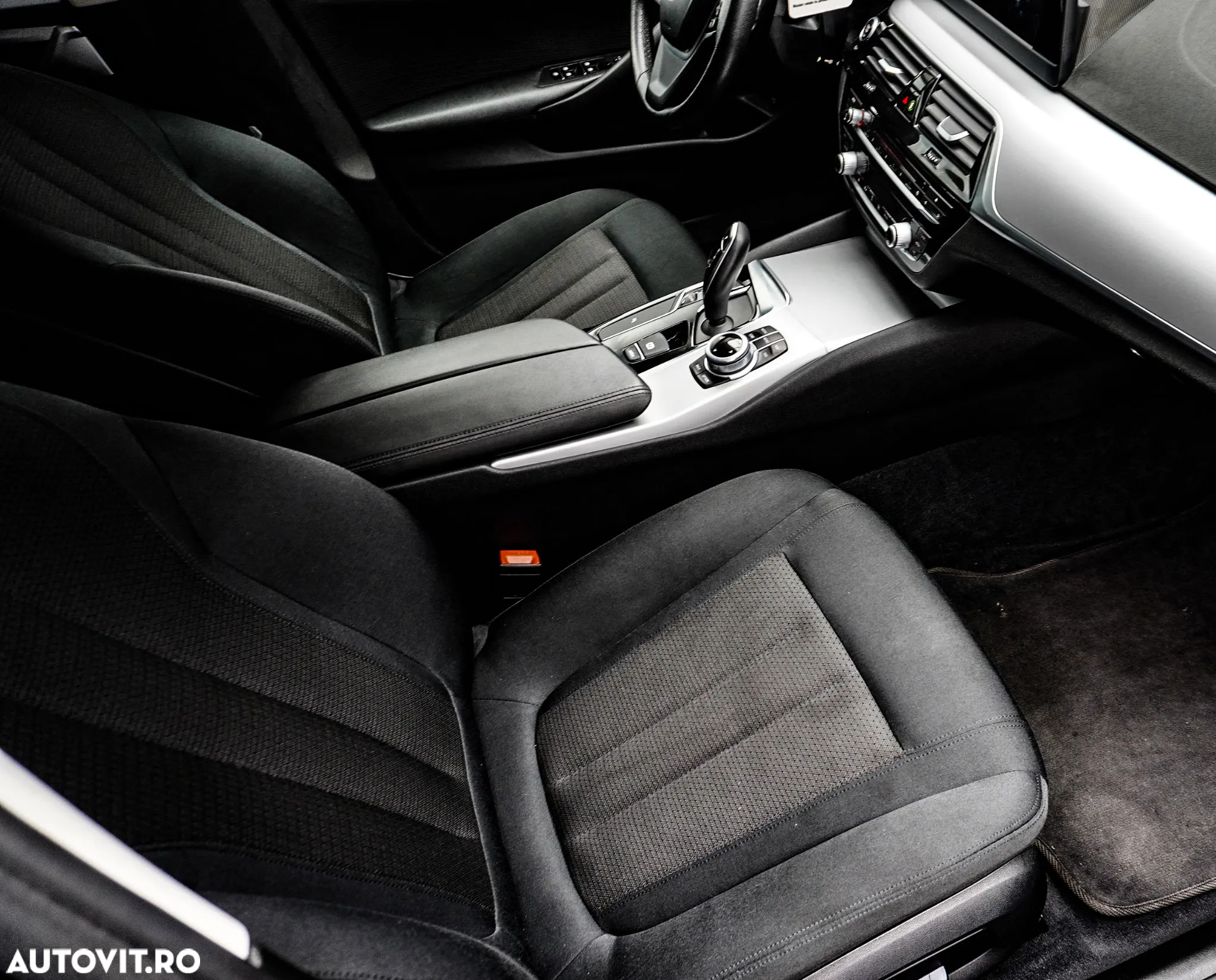 BMW Seria 5 520d AT - 13