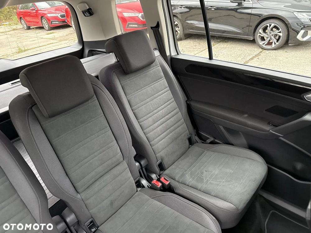 Volkswagen Touran - 23