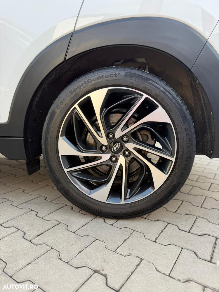 Hyundai Tucson 2.0 CRDI 4WD Automatik Premium - 25