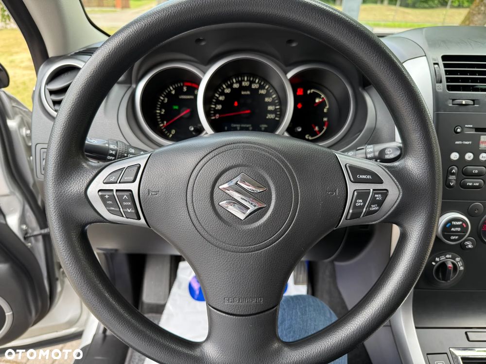 Suzuki Grand Vitara - 32