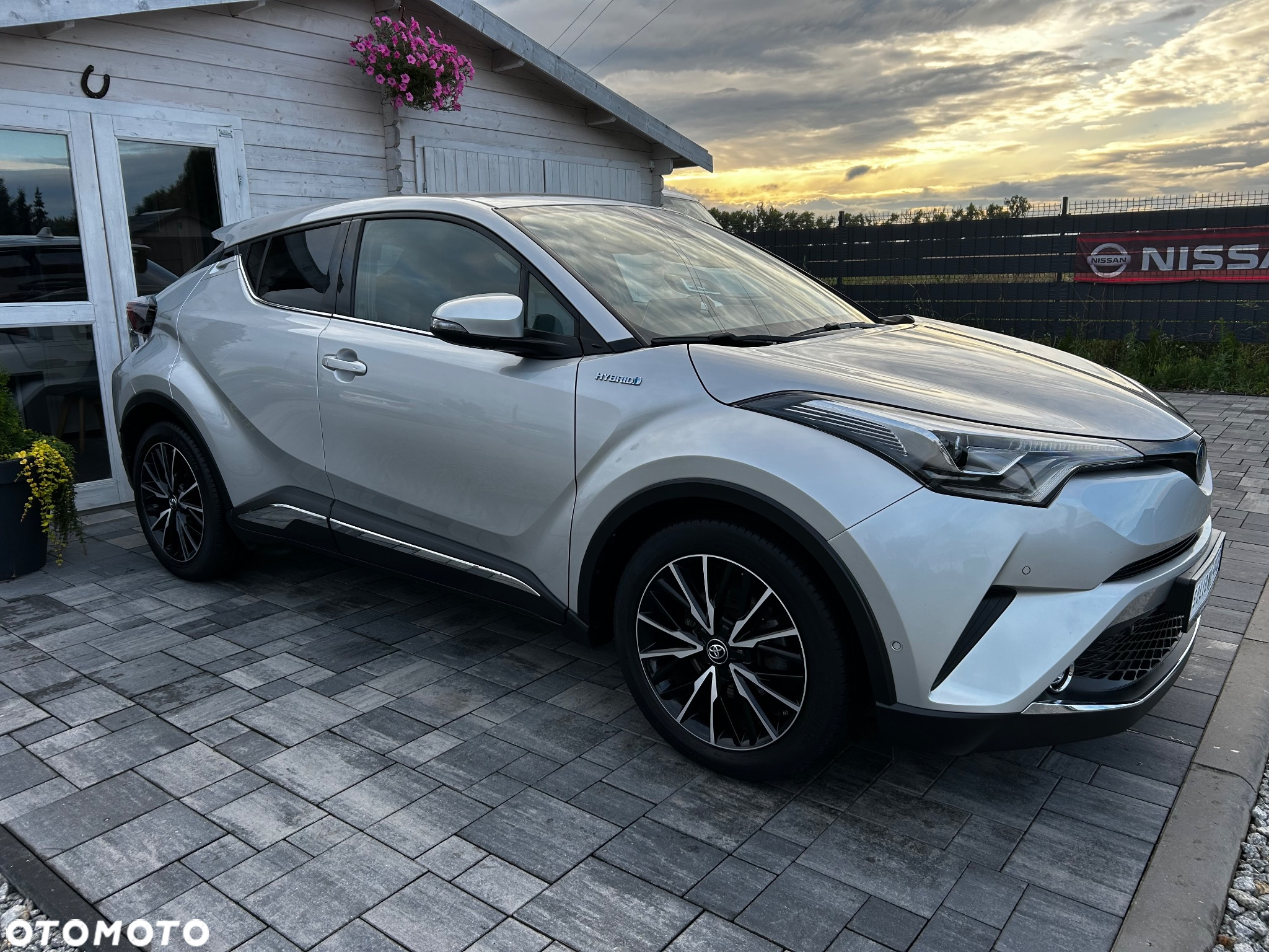 Toyota C-HR Hybrid Lounge - 3