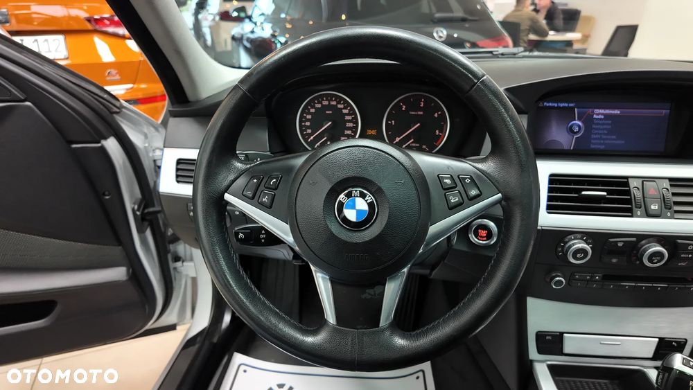 BMW Seria 5 525d xDrive Touring Edition Exclusive - 27
