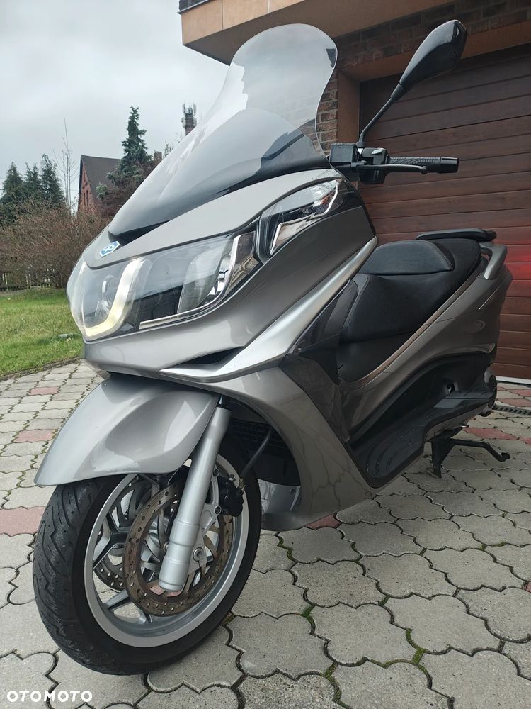 Piaggio X10 - 6