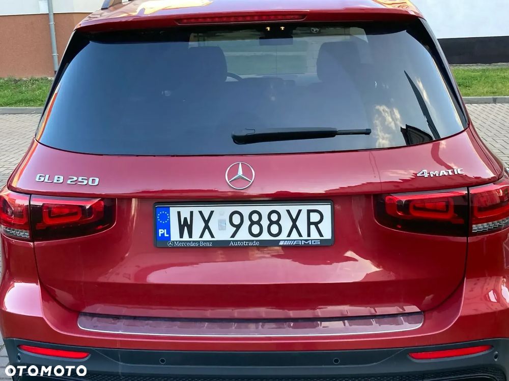 Mercedes-Benz GLB 250 4-Matic AMG Line 8G-DCT - 6