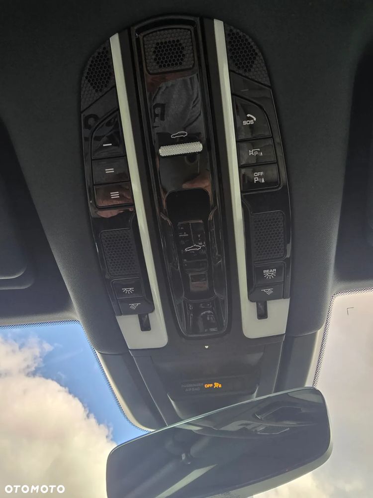 Porsche Cayenne Platinum Edition - 27