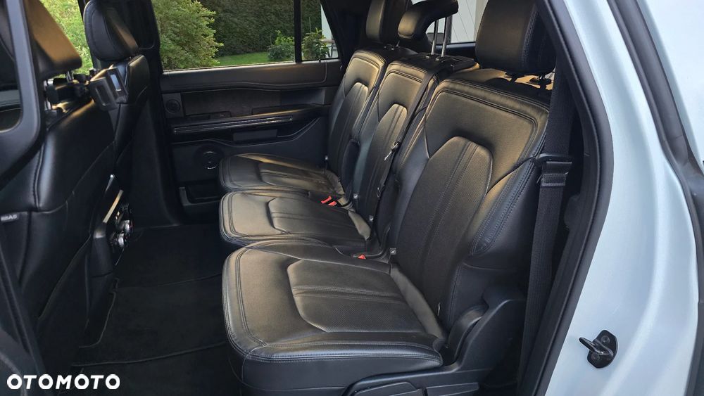 Ford Expedition - 16