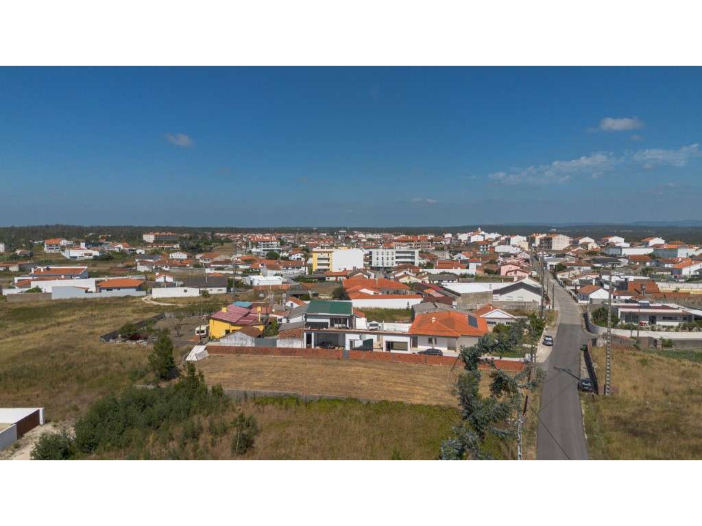 Terreno urbano com 1.200 m² em Pataias, numa excelente localização - Grande imagem: 4/14