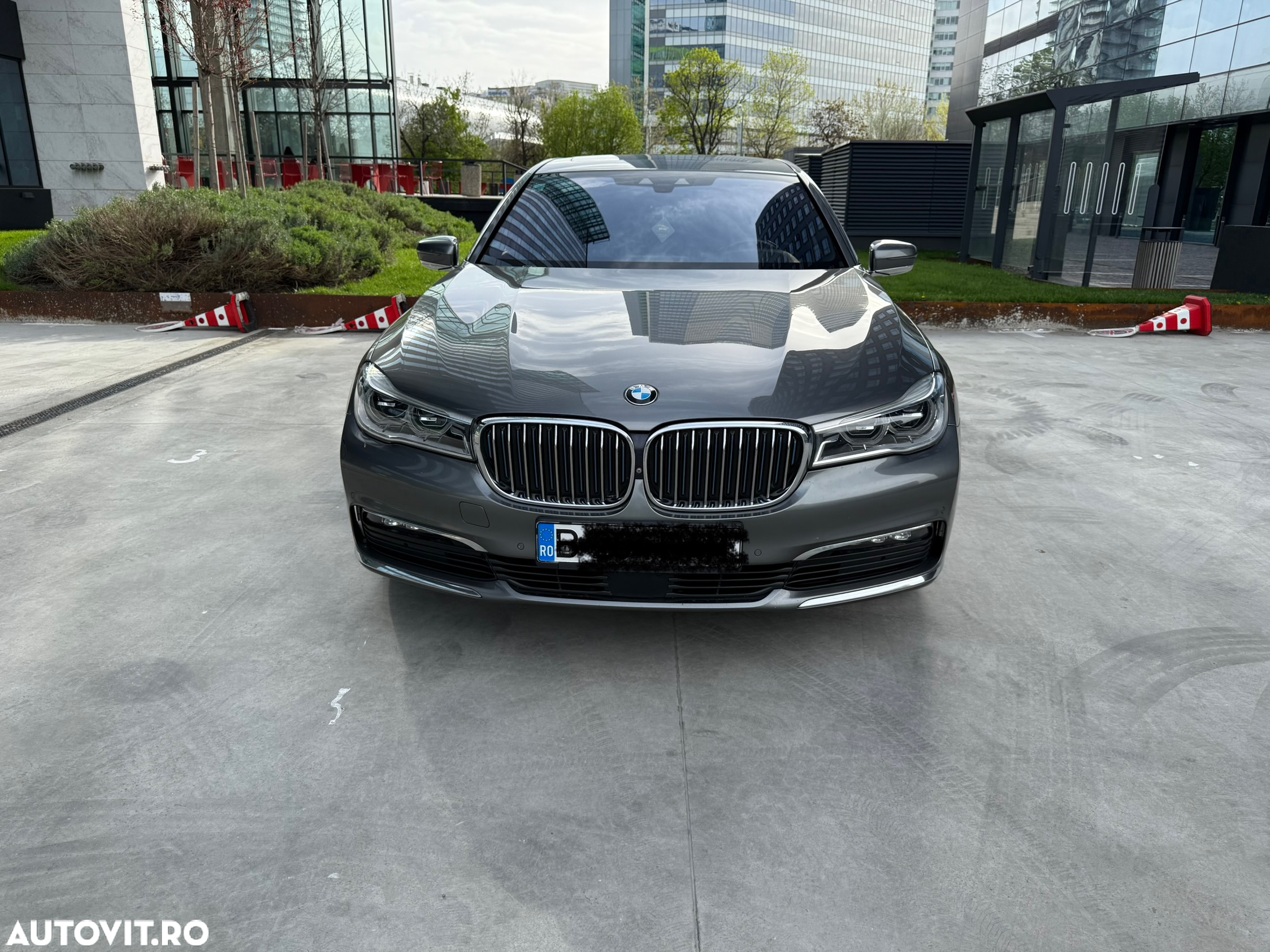 BMW Seria 7 740e iPerformance - 3
